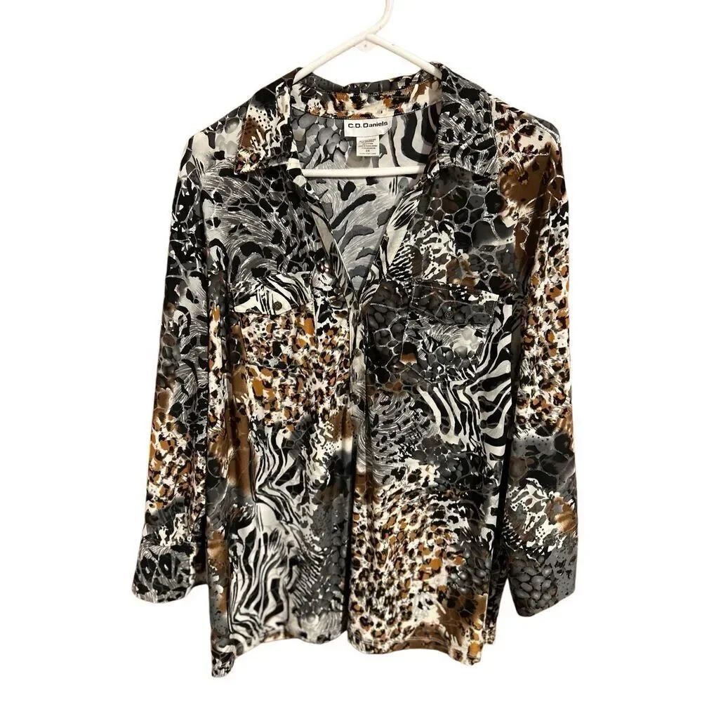 C.D. Daniel’s Blouse VNeck Roll Tab 3/4 Sleeves Women’s Size 2X